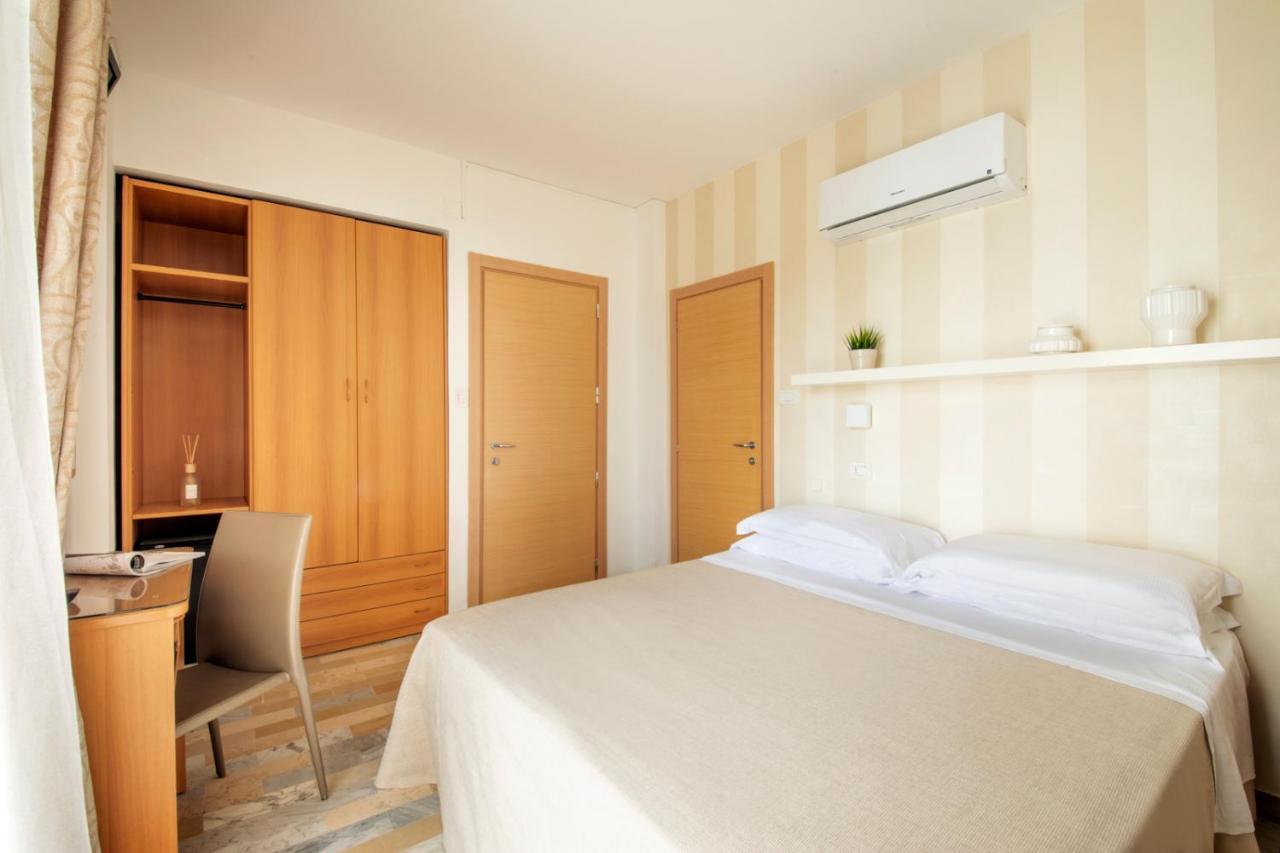 Hotel Bernard San Benedetto del Tronto Eksteriør bilde