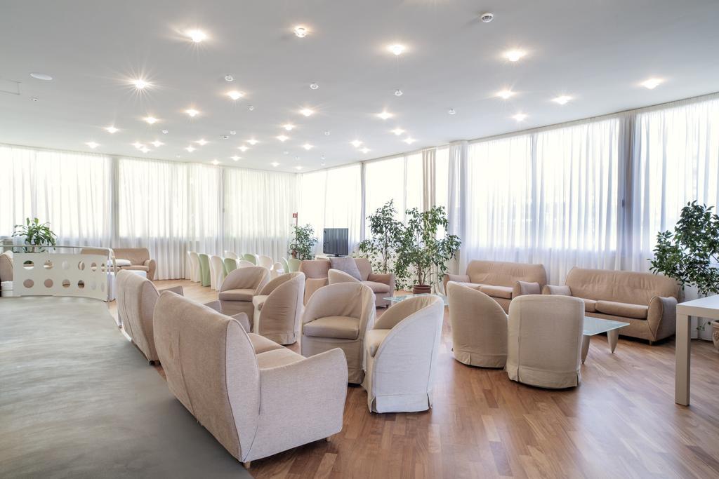 Hotel Bernard San Benedetto del Tronto Eksteriør bilde