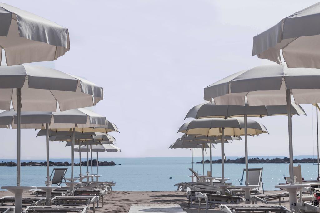 Hotel Bernard San Benedetto del Tronto Eksteriør bilde