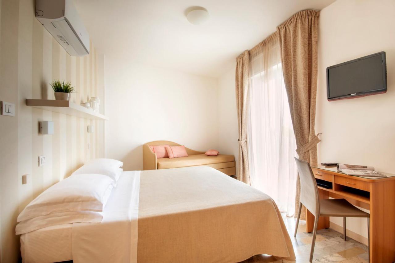 Hotel Bernard San Benedetto del Tronto Eksteriør bilde